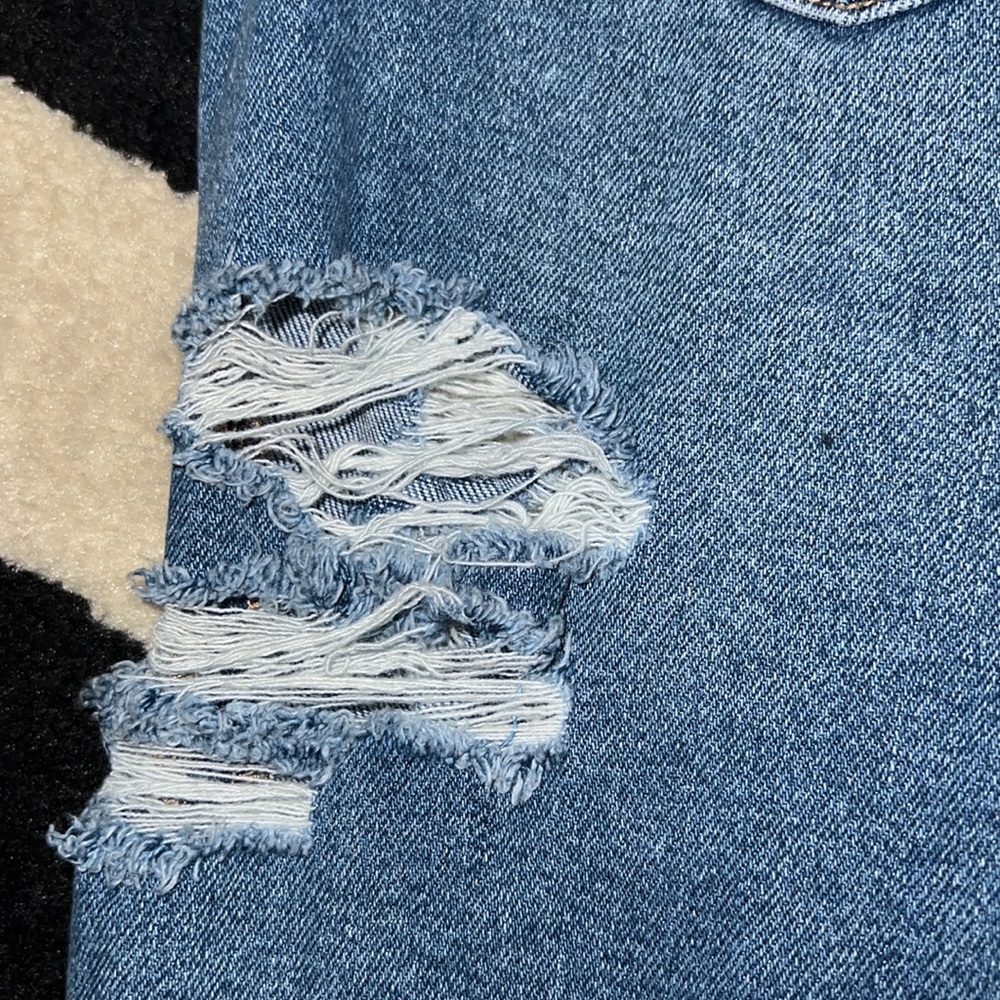 AE In Distressed 😫 Jeans - Picture 9 of 15